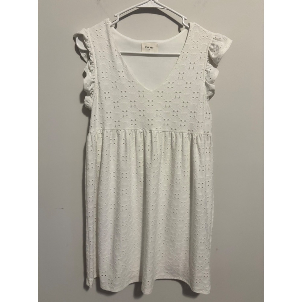 Everly White Eyelet Babydoll Dress V-Neck Ruffle Sleeve Mini Small